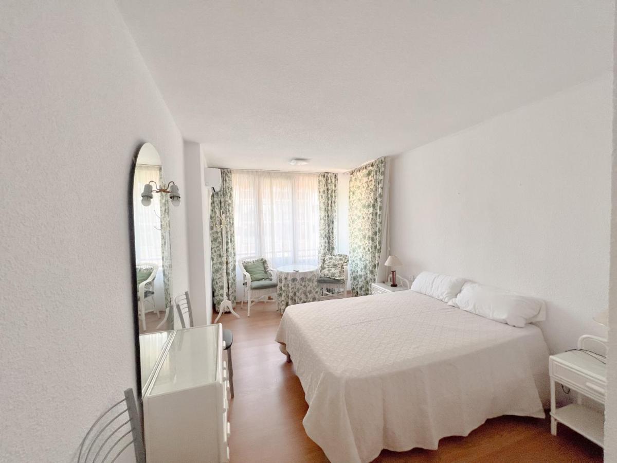 Apartamento En Malaga Este Exterior foto
