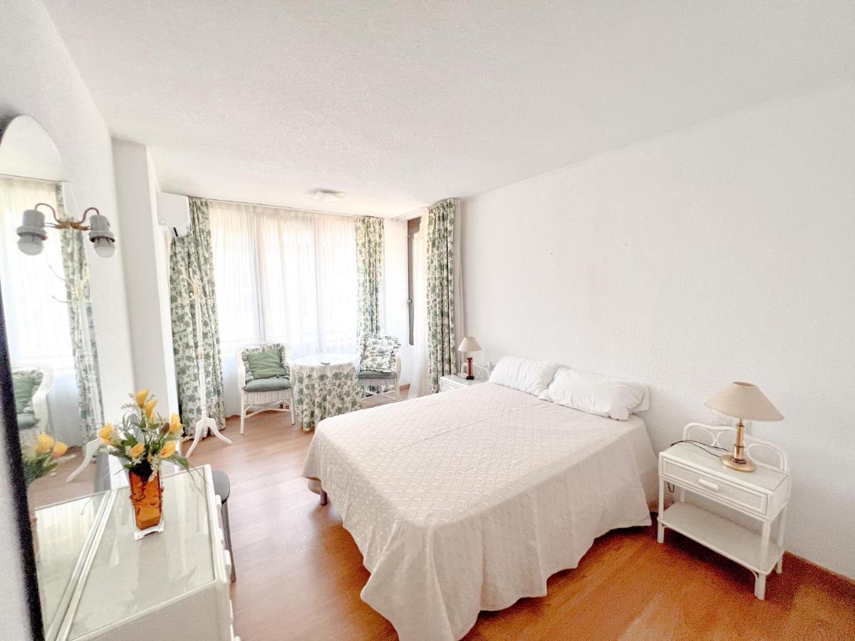 Apartamento En Malaga Este Exterior foto